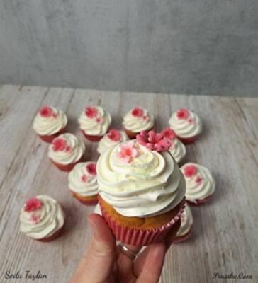 Cicekli-Cupcake