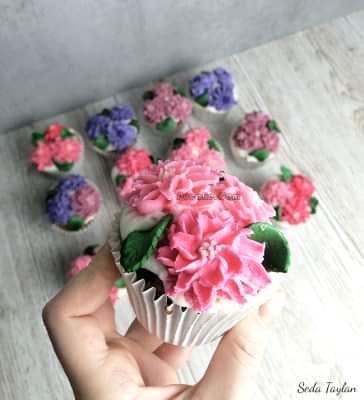 çiçekli Cupcake Ankara