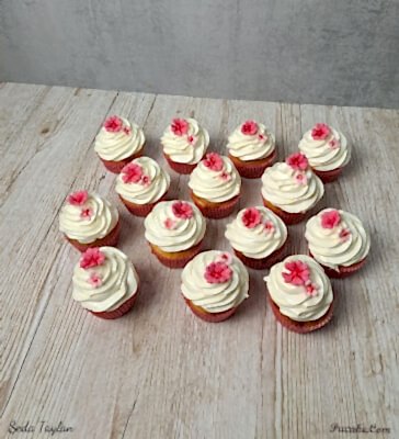 cicekli-Kremali-cupcake