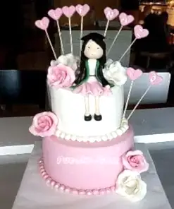 Çiçekli Karakter Pasta