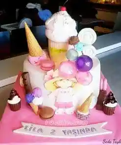 Alternative view of Dondurma Cupcake