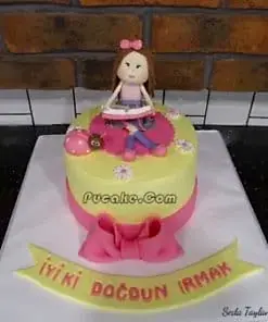 Kitap Okuyan Kız